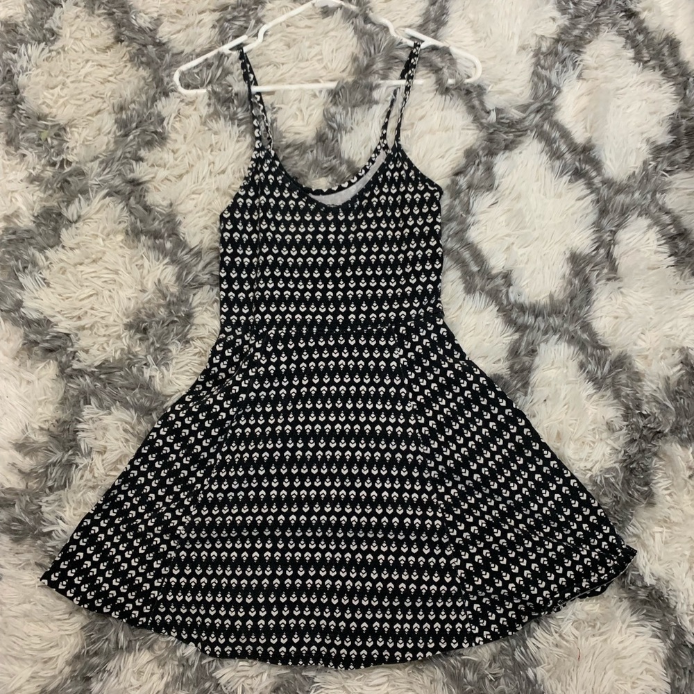 Short black and white dress